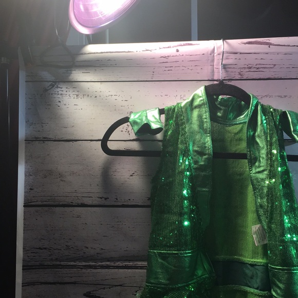 Girl’s Jazz Dance Costume! - Picture 2 of 3